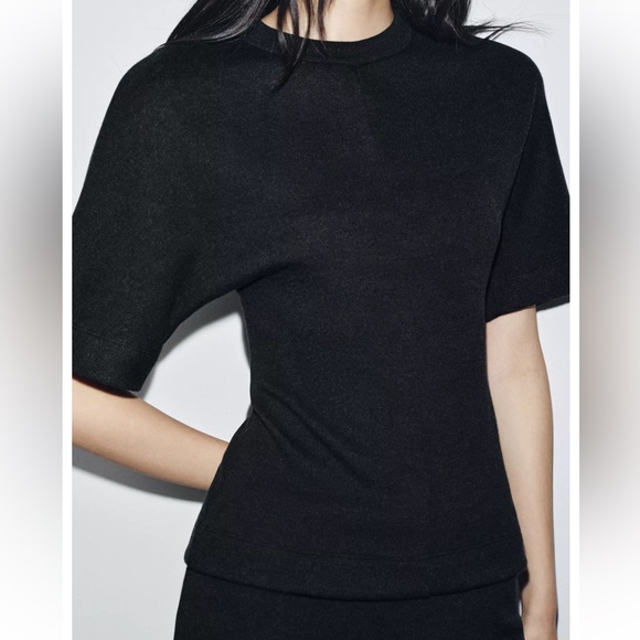 ZARA NEW SET! TOP AND BOTTOMS.New ! Top m and pants S !